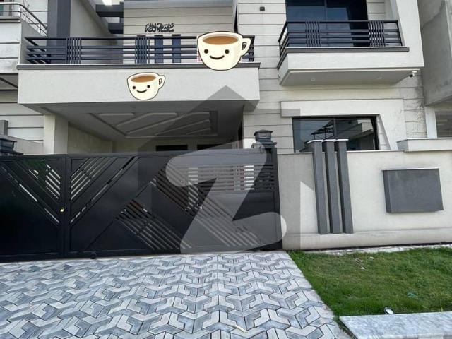 7 Marla Brand New Designer House For Sale
