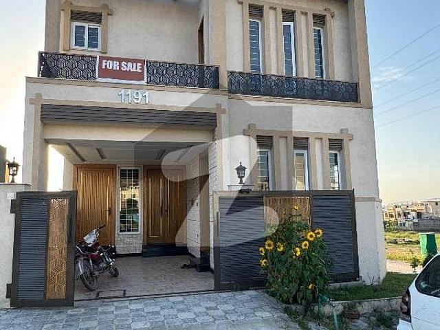 7 Marla Brand New Designer House Available For Sale In Reasonable Price