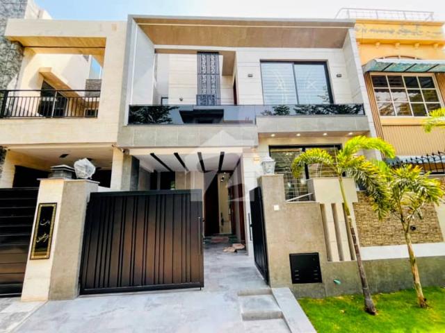 7 Marla Brand New House Available For Sale in Lake City Lahore