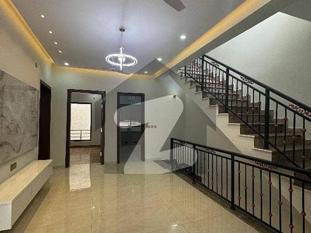 7 Marla Brand New House For Sale