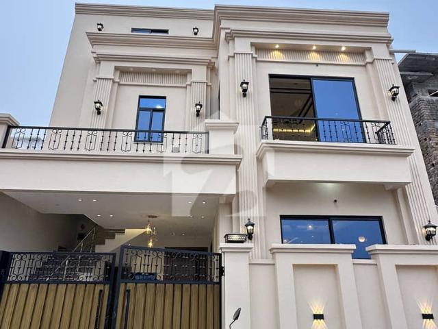 7 Marla Classic Double Storey House For Sale In Bani Gala Islamabad | Prime Location &Amp  Spacious Parking