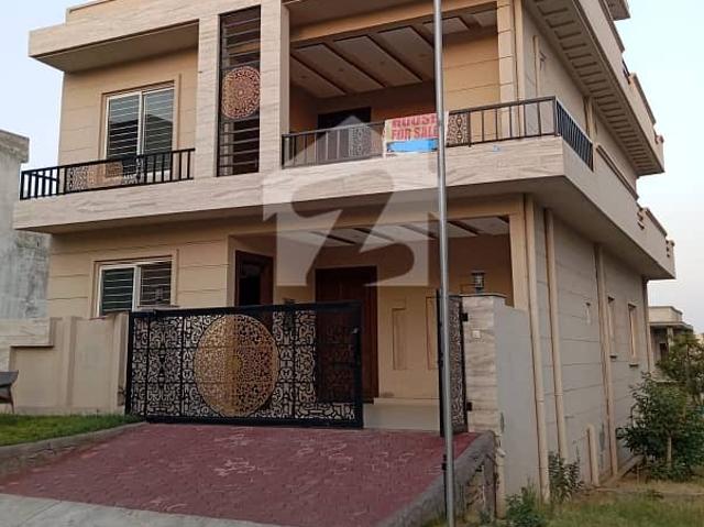 7 MARLA Corner 3 Storey House For Sale