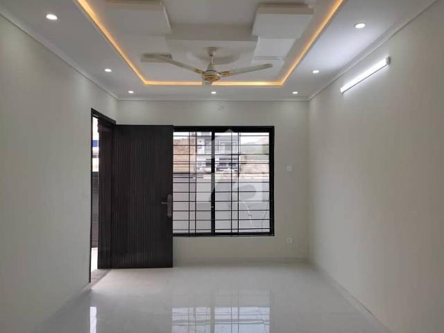 7 Marla Corner House For Sale In B17 E Block