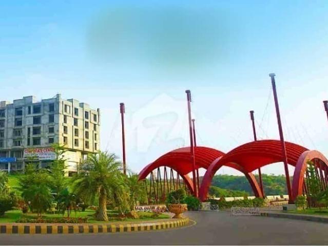 7 Marla Corner Park Facing Lop Clear Plot for Sale in Block B | Prime Elevated Location