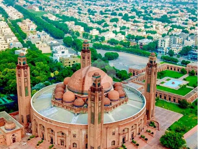 7 Marla Corner Plot for Sale in D Extension Block, Bahria Orchard Lahore | Open Form | Prime Location