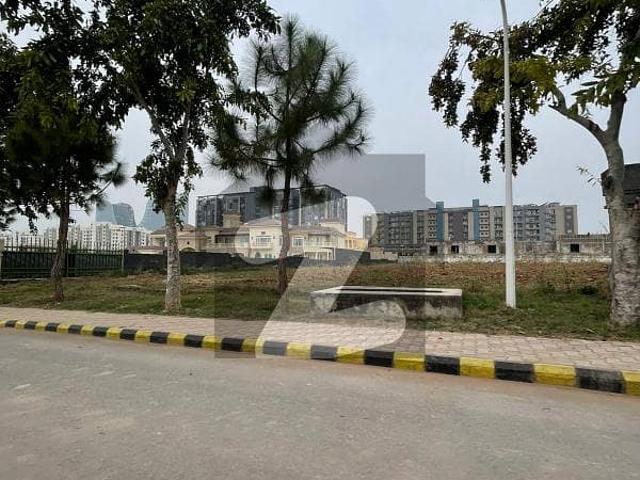 7 Marla Develop Solid Land Corner Plot Available In C Block of Gulberg Residencia