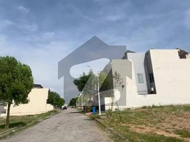 7 marla develop possession plot for sale on reasonable price in gulberg green islamabad