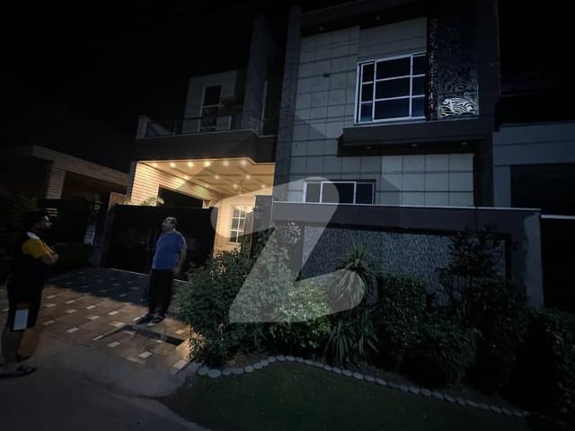 7 Marla Good Condition House Park Facing
