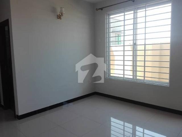 7 Marla House Ideally Situated In Satellite Town Block B For Rent