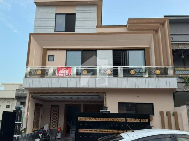 7 Marla Luxury Brand New House For Sale