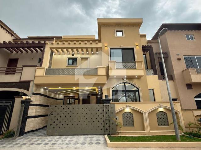 7 Marla Luxury House for Sale! Prime Bahria Town Location!