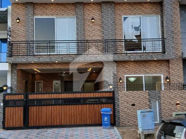7 Marla Prime Location Solid Construction House For Sale in Gulberg Residencia Block I