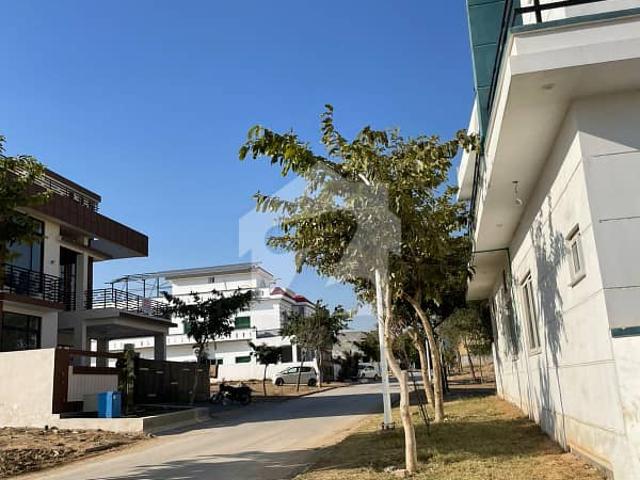 7 Marla Ready To Construct Level Plot Available In L Block Of Gulberg Residencia