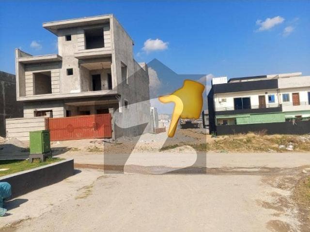 8 Marla Solid Land Plot for Sale in B 17 Block E | Prime Location | Near Park | Ready for Construction