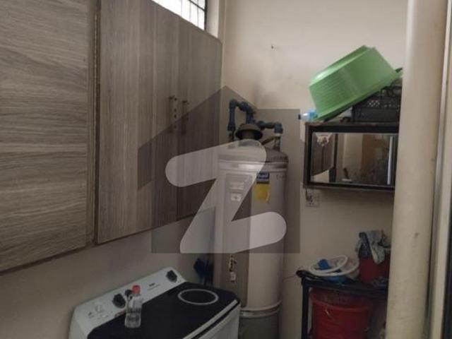 7 Marla Triple Storey House For Rent | 8 Bedrooms | 5 Car Parking | Near Haidry Chowk | 3 Electricity Meters | 2 Gas Meters Satellite Town Block D
