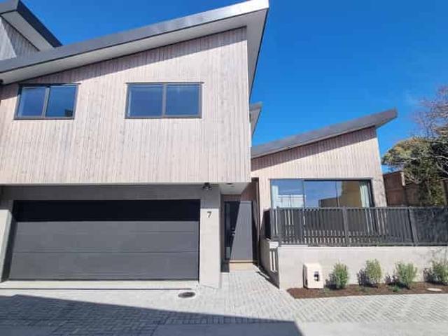 7 Matau Way, Hauraki, North Shore City
