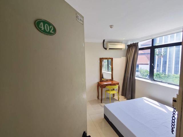 7 Min Walk To Lrt, Private Bathroom Zero Deposit
