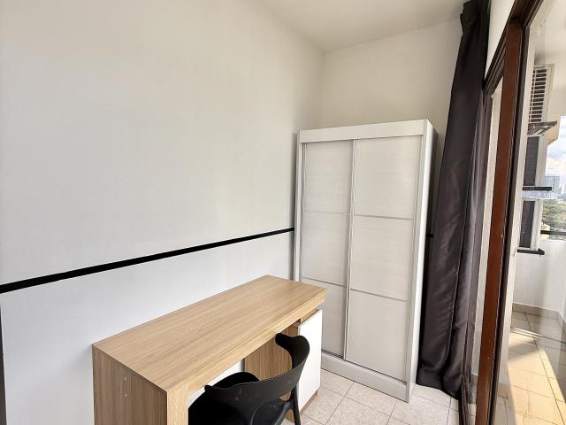 7 MINS WALK TO MRT SURIANNEW FURNISHED UNIT❗Middle Room, at Palm Spring, Kota Damansara