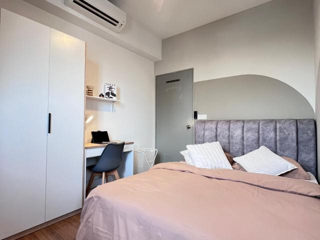 7 mins Walking Distance to LRT Including Utilities and Wifi Middle Room at Chan Sow Lin, Sungai Besi