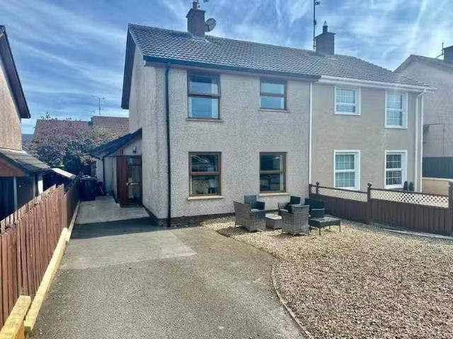 7 Moylinn Close