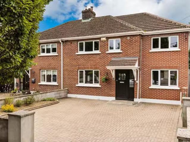 7 Oakley Park, Clontarf, Dublin 3, D03FX66 is for sale