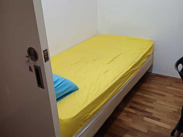 7 a small Air con Room w/out window, for Male Tenants only, 3 mins walk to Braddell mrt stn