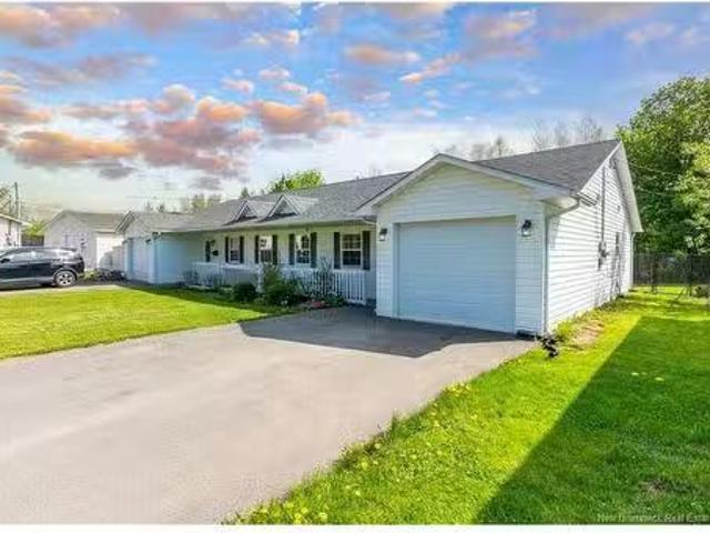 7 Alice Ave, Moncton, NB, E1E 2H9 house for sale Listing ID.
