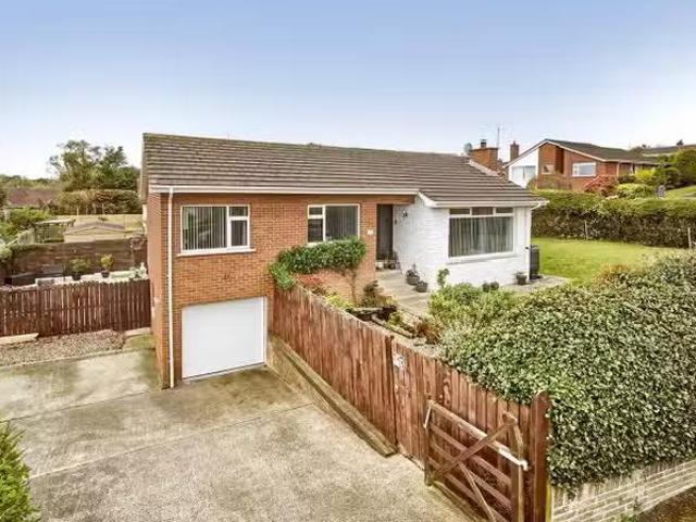 7 Ambleside Road