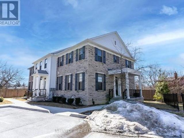 7 Aspen Common, St. Catharines Rykert/Vansickle, ON, L2S 2B3 townhouse for sale | Listing ID X12016 | Royal LePage