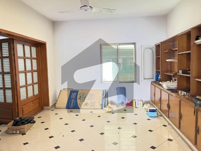 7 Bed Full House Available For Rent In F10 F 10