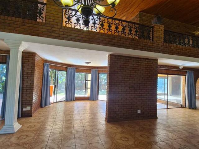 7 Bed House in Montana Park