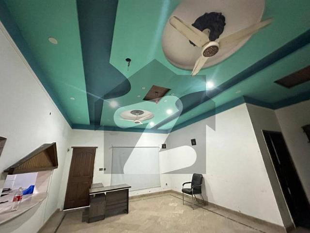 7 Bed Spacious House For Rent Ideal For Residence & Office Use! Prime Location