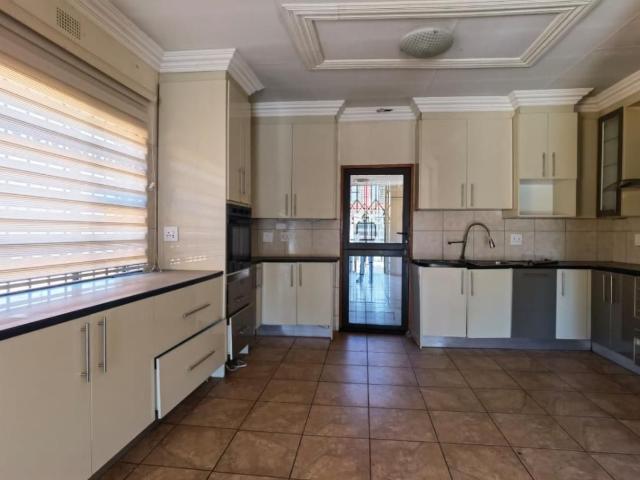 7 Bedroom house for sale in Claremont, Pretoria