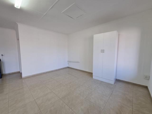 7 Bedroom House For Sale in Aston Manor