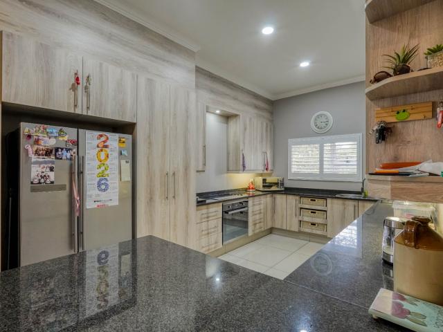 7 Bedroom House For Sale in Bashewa AH
