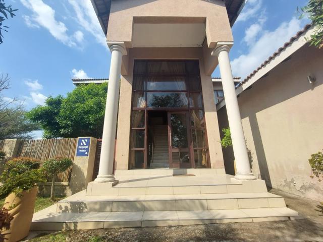 7 Bedroom House For Sale in Bendor