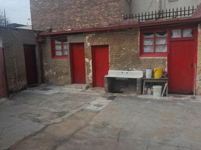 7 Bedroom House For Sale in Berea