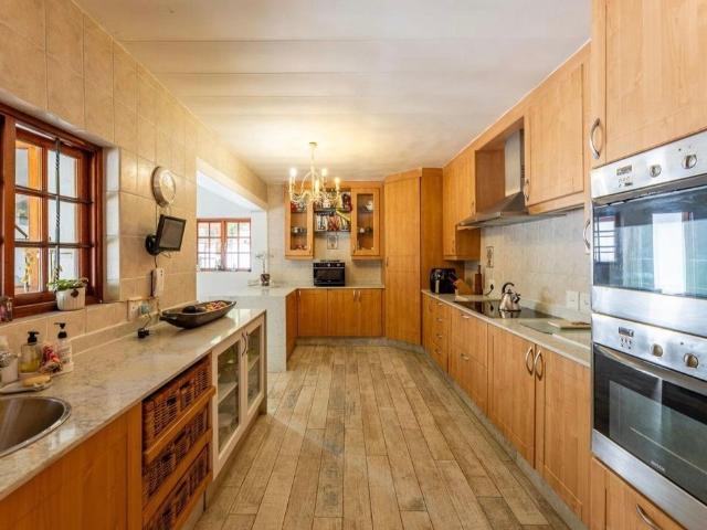 7 Bedroom House For Sale in Bryanston
