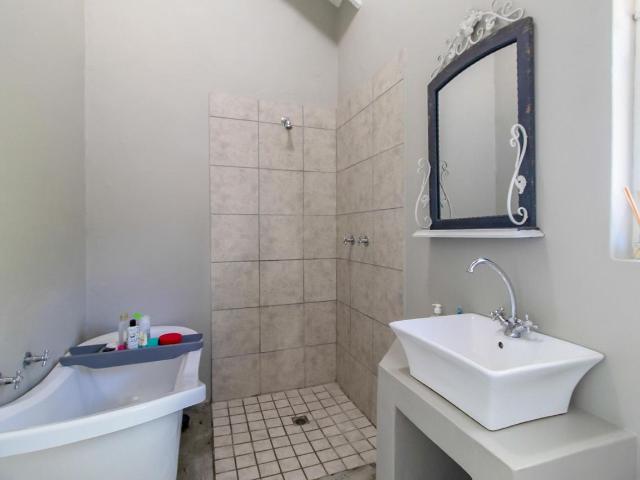 7 Bedroom House For Sale in Bredasdorp