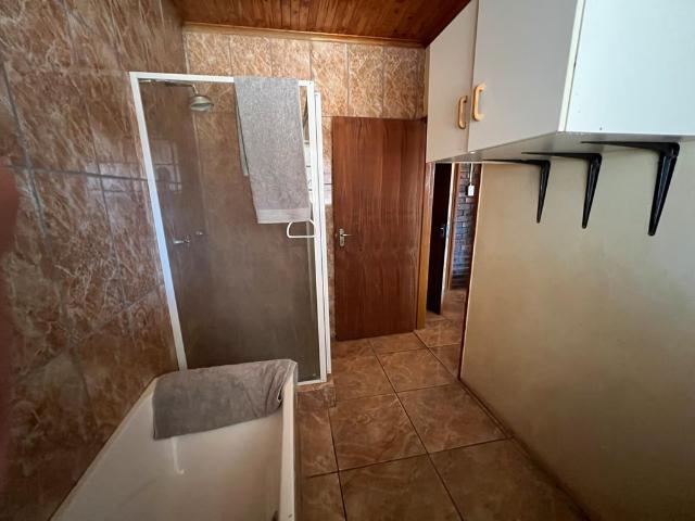 7 Bedroom House For Sale in Dibeng