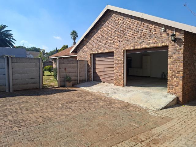 7 Bedroom House For Sale in Elspark