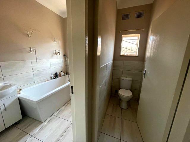 7 Bedroom House For Sale in Kempton Park Ext 2