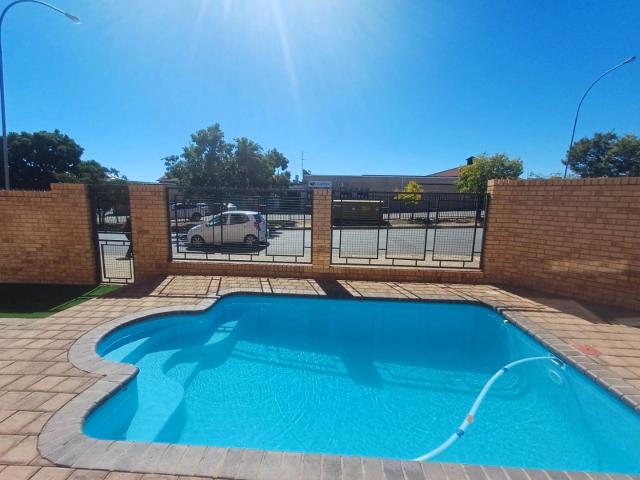 7 Bedroom House For Sale in Langenhovenpark