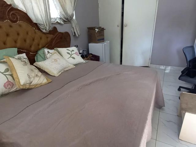 7 Bedroom House For Sale in Linmeyer