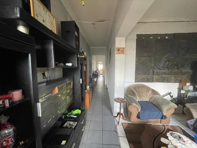 7 Bedroom House For Sale in Newlands