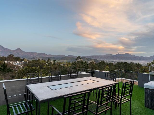 7 Bedroom House For Sale in Spanish Farm