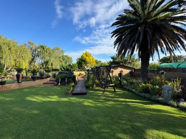 7 Bedroom House For Sale in Warrenton