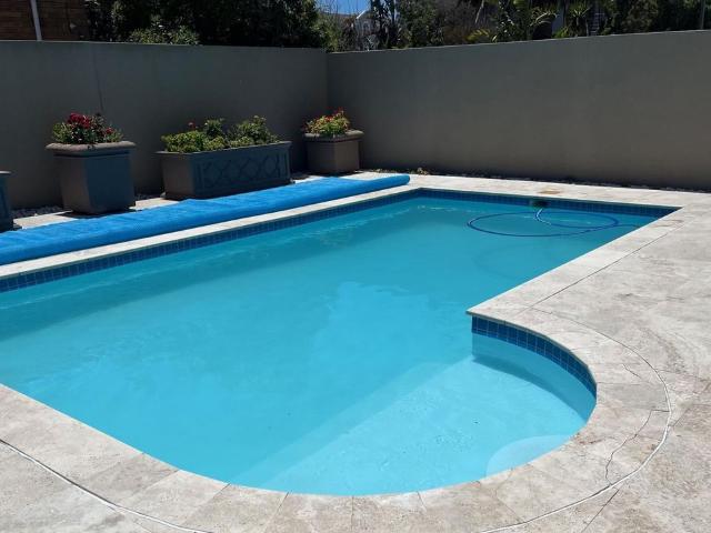 7 Bedroom house for sale in West Beach, Blouberg