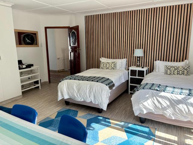 7 Bedroom House For Sale in Wilderness Central