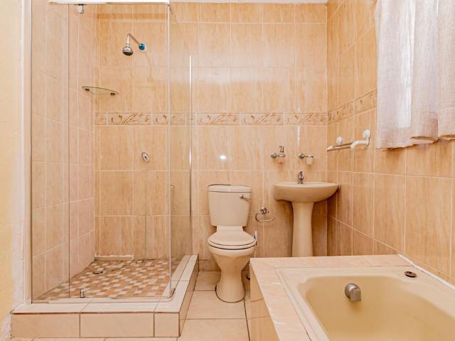 7 Bedroom house for sale in Wilro Park, Roodepoort
